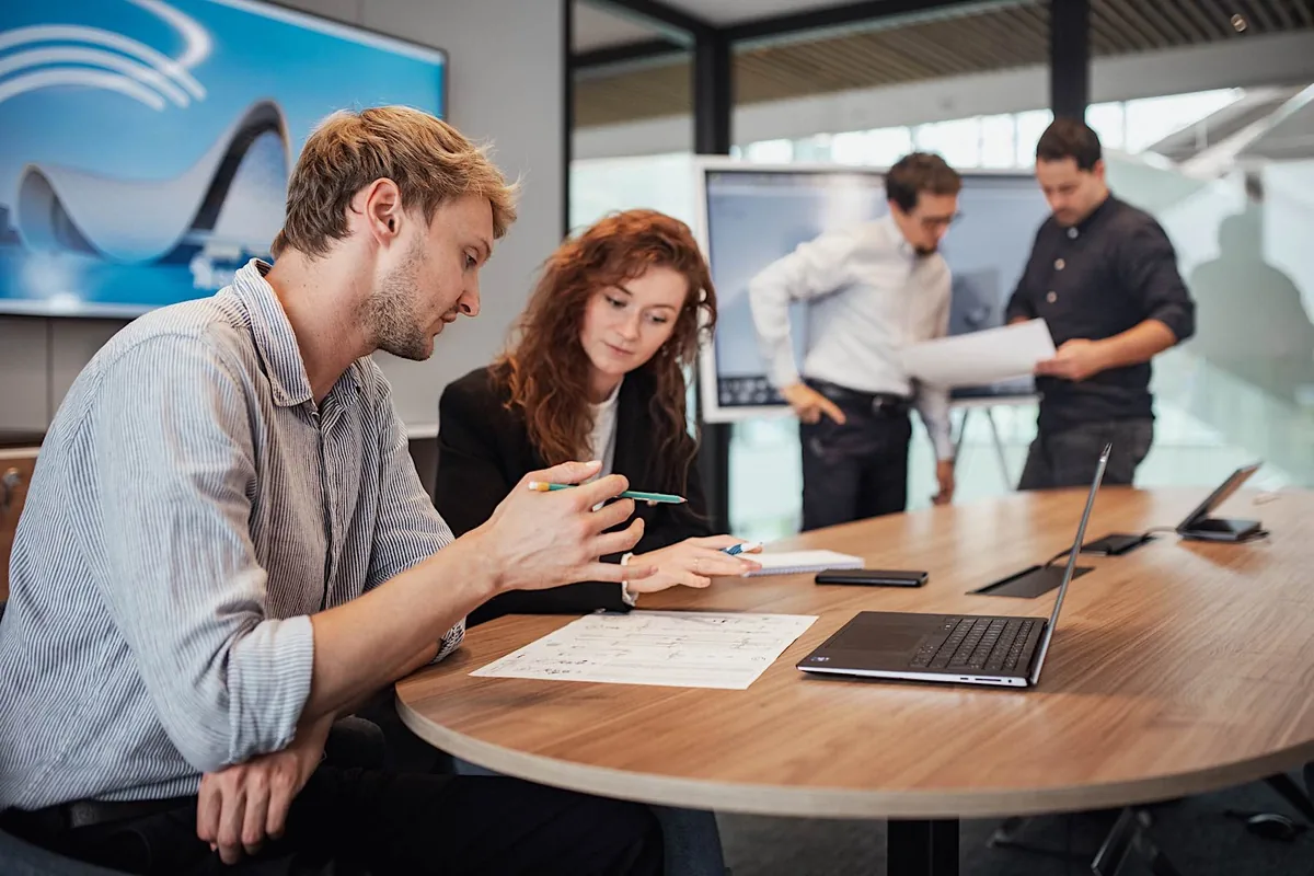 réunion d'équipe en entreprise