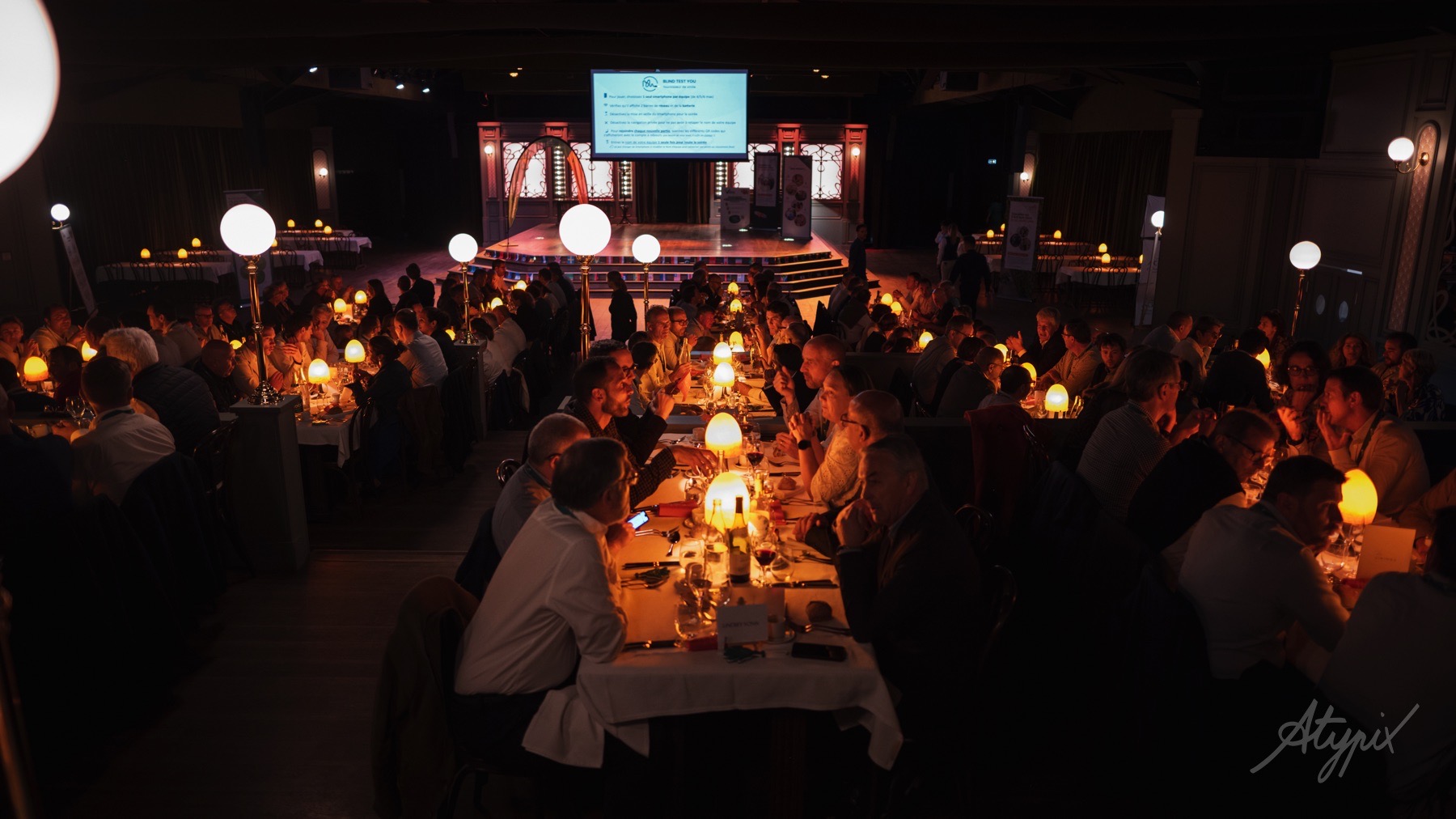 reportage-photo-evenementiel-vendee-puy-du-fou repas d'entreprise lors d'un séminaire
