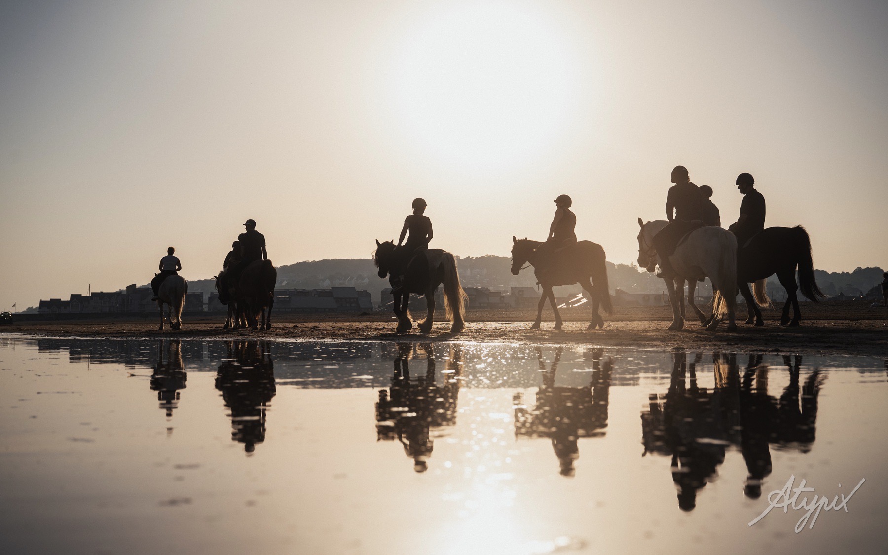 agrial-seminaire-equitation-plage-deauville Activité équestre sur la plage de Deauville pendant le séminaire Agrial.